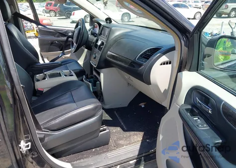 2016 Chrysler Town & Country Touring from USA, damaged, VIN 2C4RC1BG0GR293316